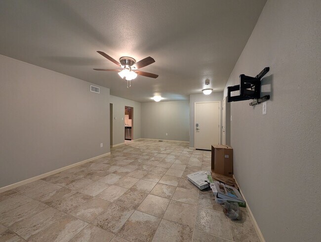 Building Photo - 2/2 Condo on Lake McQueeny / Waterfront Co...