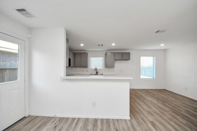 Building Photo - 4307 Palmetto Grv Ln