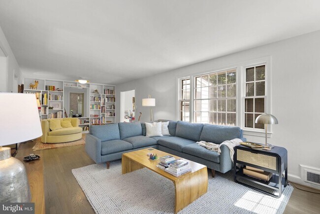 Building Photo - 9311 Woodland Dr