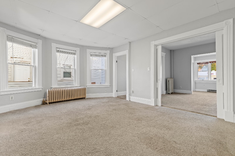 Building Photo - 912-914 Bank St