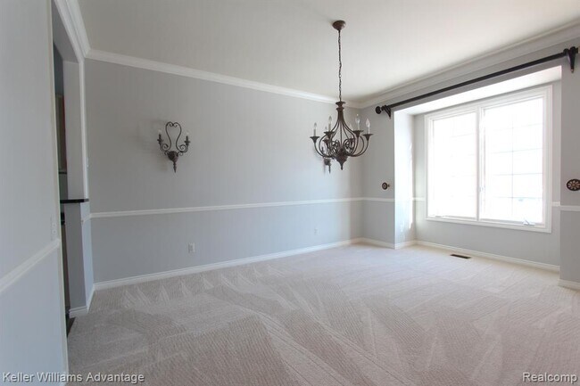 Building Photo - 18547 Clairmont Cir E