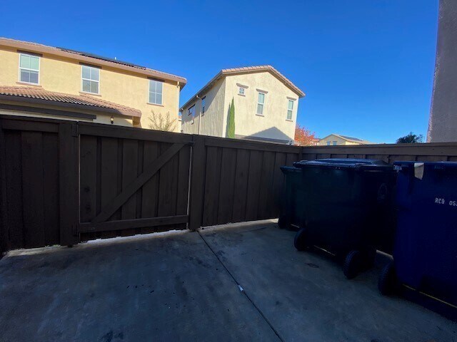 Building Photo - Modern 4bd/3ba 1930 sq. ft. home in Rancho Cordova!