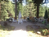 Building Photo - Quiet family home