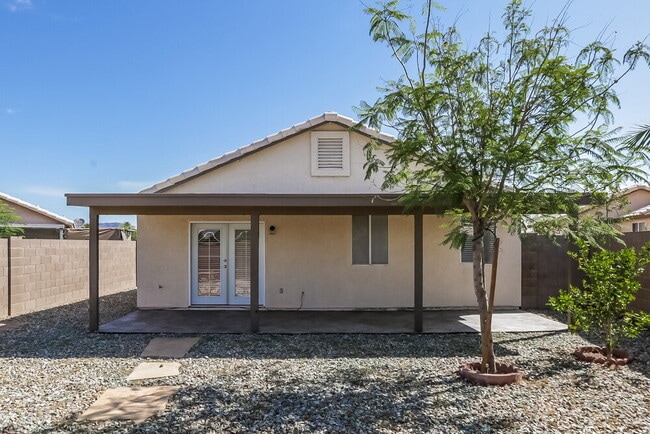 Building Photo - 2253 W 20th Ave