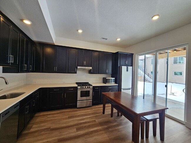 Building Photo - 12065 Amplify Cir