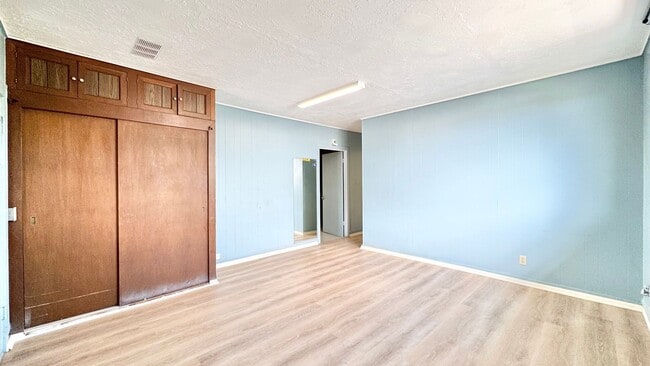 Building Photo - SPACIOUS 4 BEDROOM HOME IN DESIRABLE AIEA ...