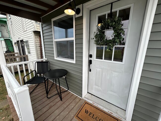 Building Photo - 1842 7th Ave