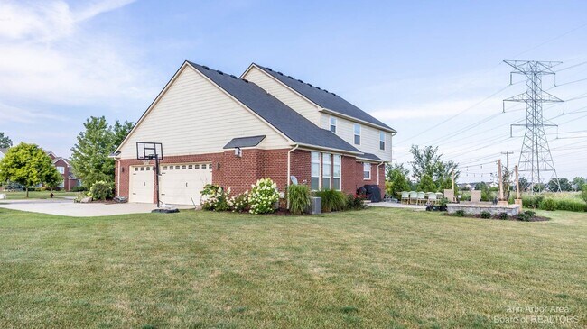 Building Photo - 815 Atherstone Dr