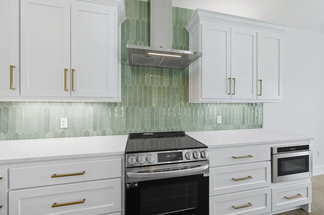 Building Photo - Brand New Custom 3 bedroom home in Granbury!