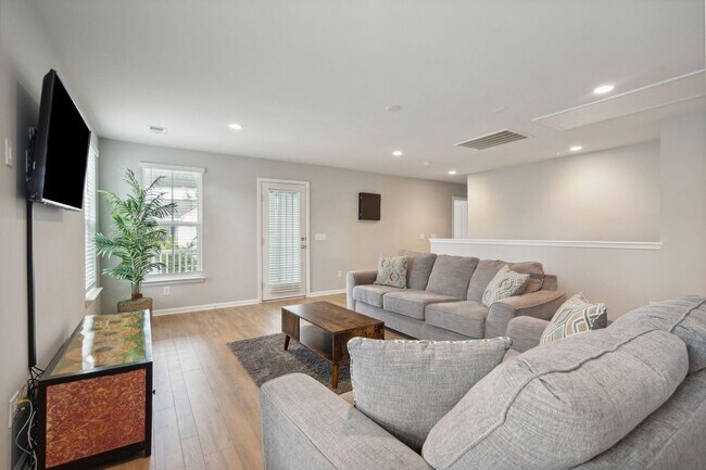 Building Photo - Impressive home in Oakfield loaded with up...