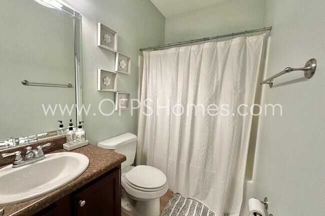 Building Photo - 606 Rowan Cir