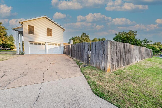 Building Photo - 5510 Chadwyck Dr