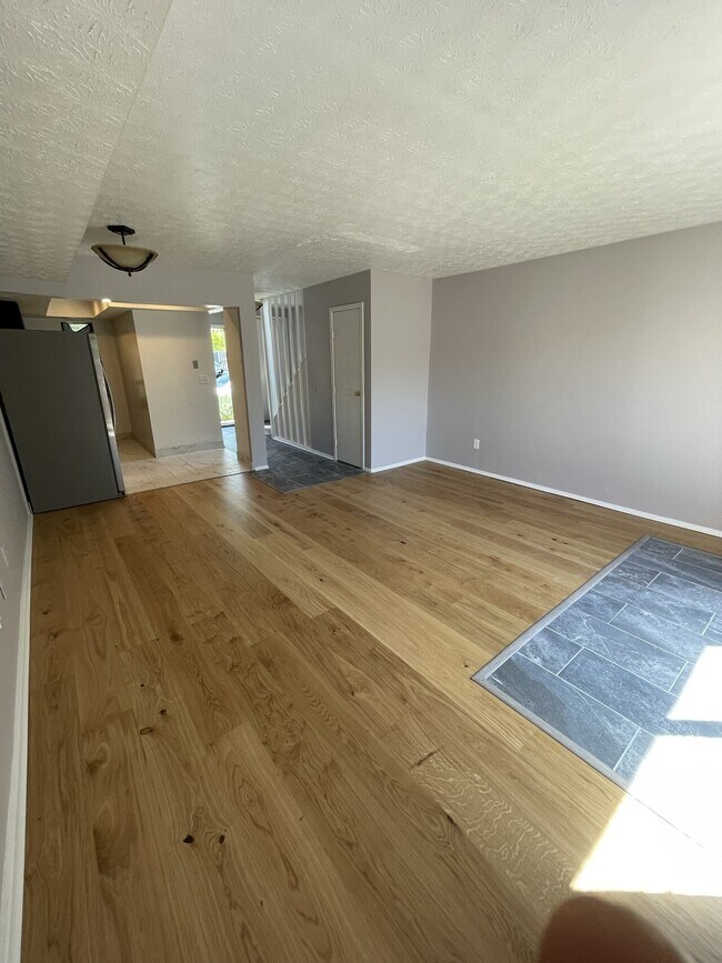Building Photo - King Arthur Ct