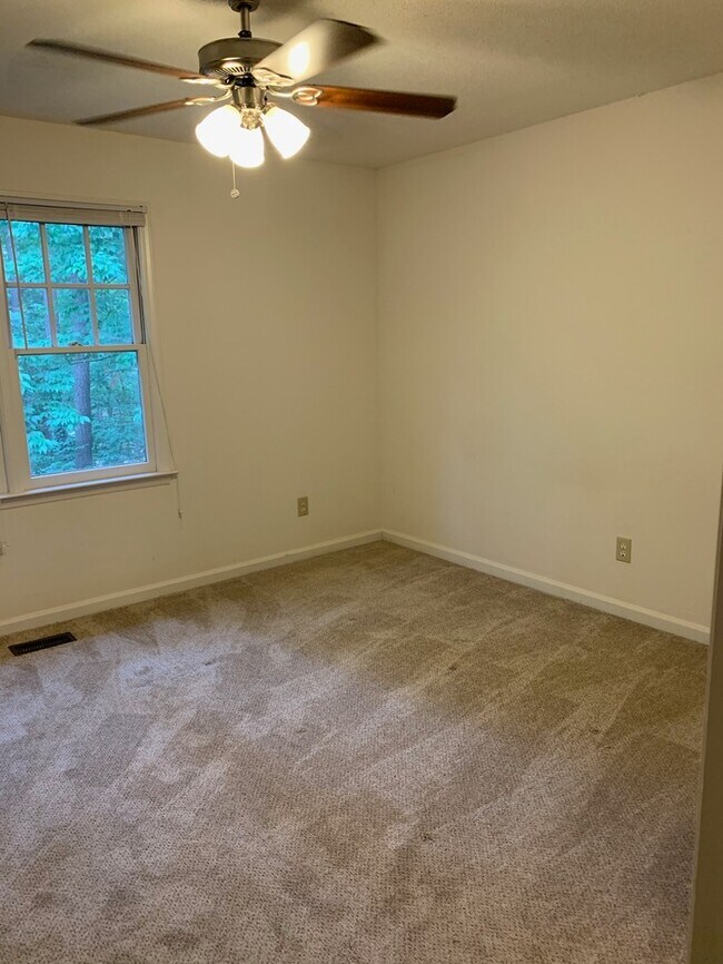 Building Photo - 121 Winners Cir