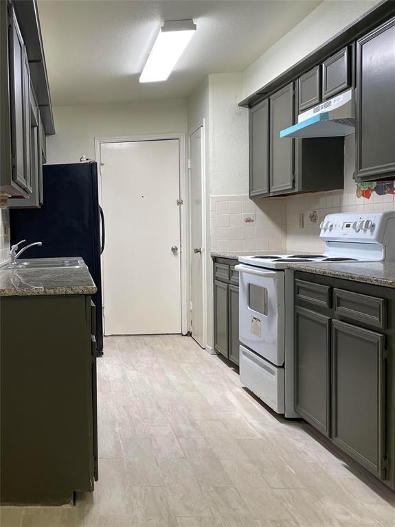 Building Photo - 15906 Nutcracker Ct