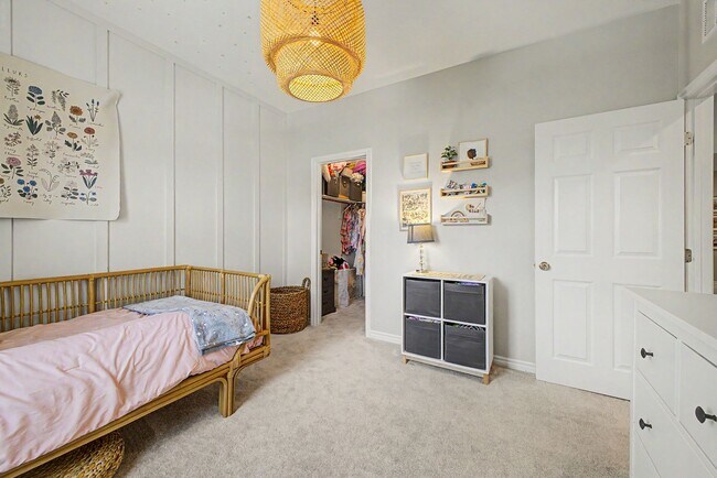 Building Photo - Upgraded 4 bedroom home in Skye Canyon gated community!