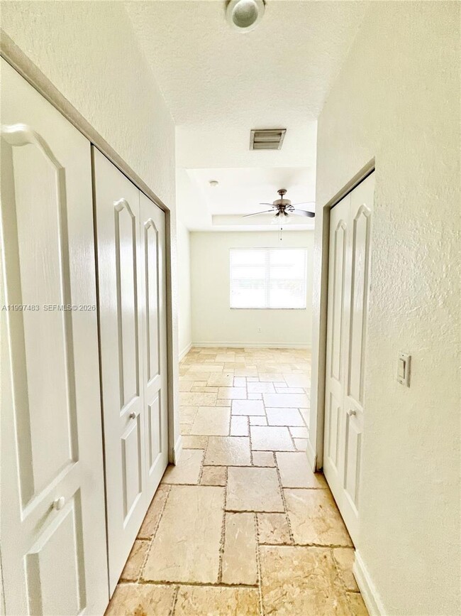 Building Photo - 3910 NE 13th Dr