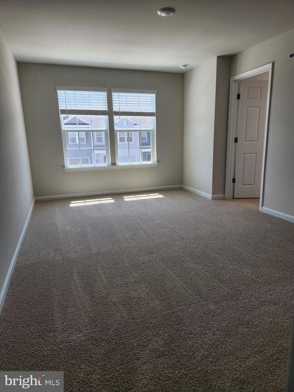 Building Photo - 115 Rae Ct