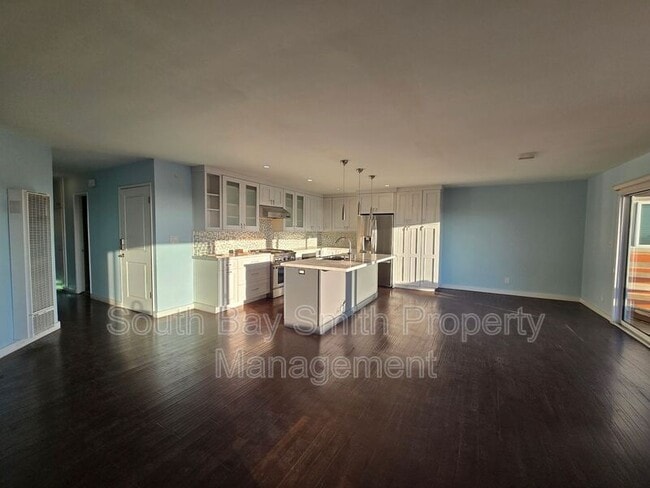 Building Photo - 509 N Helberta Ave