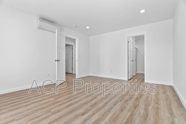 Building Photo - 1318 Bradley Ct