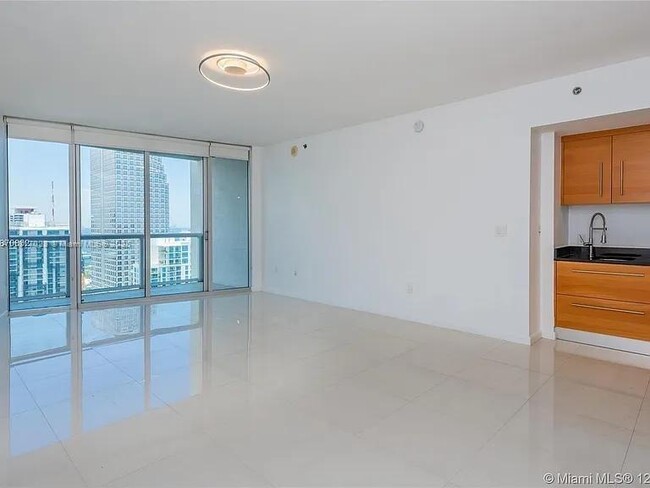 Primary Photo - 475 Brickell Ave