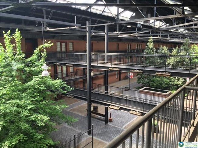 Building Photo - 11 W 2nd St