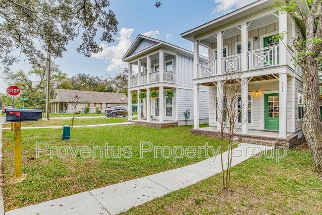 Building Photo - 1018 N D St