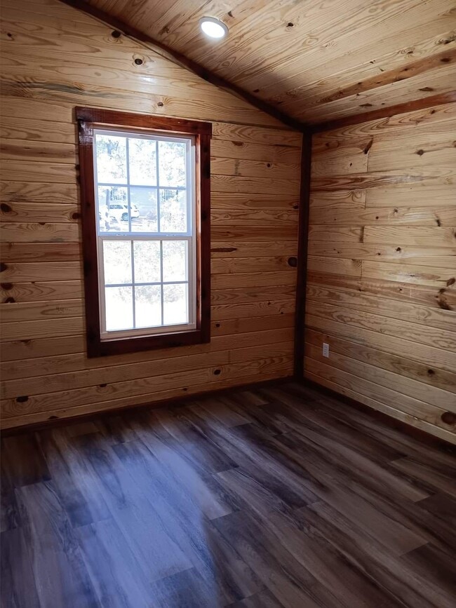 Building Photo - 10827 MS-15