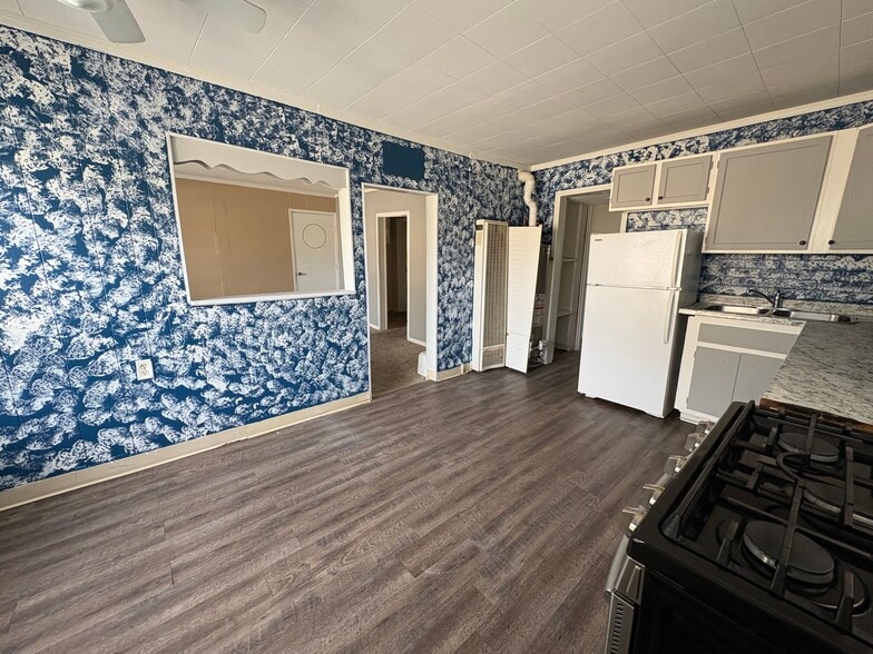 Building Photo - 5715 W Mitchell St