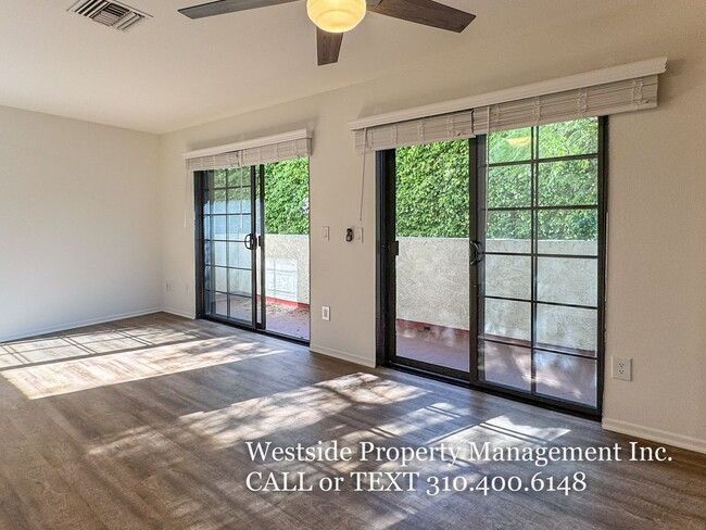 Building Photo - Mar Vista Townhouse Style 2BD + 2BA W/Roof...