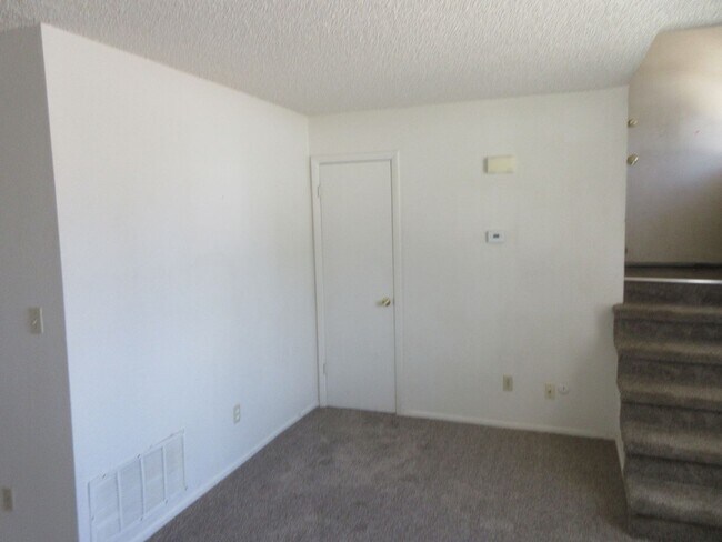 Building Photo - 1803 S Gillette Ave
