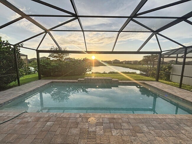 Building Photo - 12657 Promenade Estates Blvd