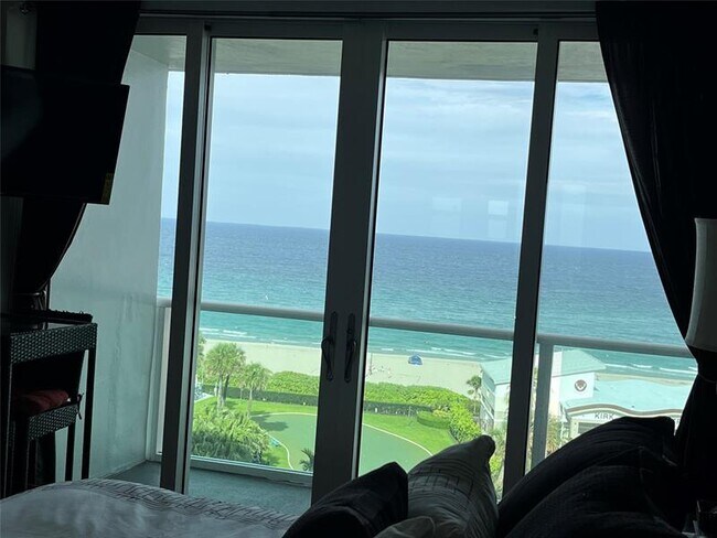 Building Photo - 333 NE 21st Ave