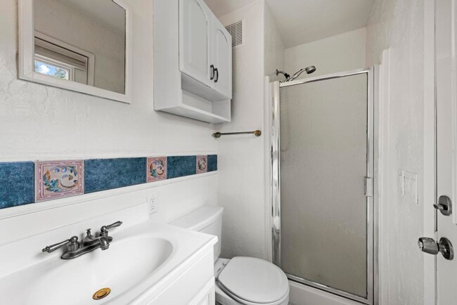 Building Photo - Cozy 2 Bed, 1 Bath Hideaway in Poway