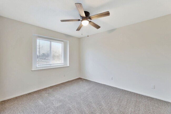 Building Photo - 5510 S Gold St