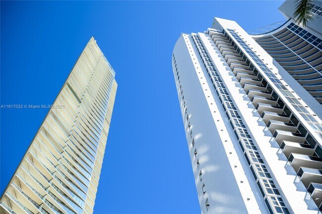 Building Photo - 18911 Collins Ave