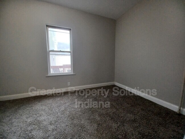 Building Photo - 1719 Sheridan Ave