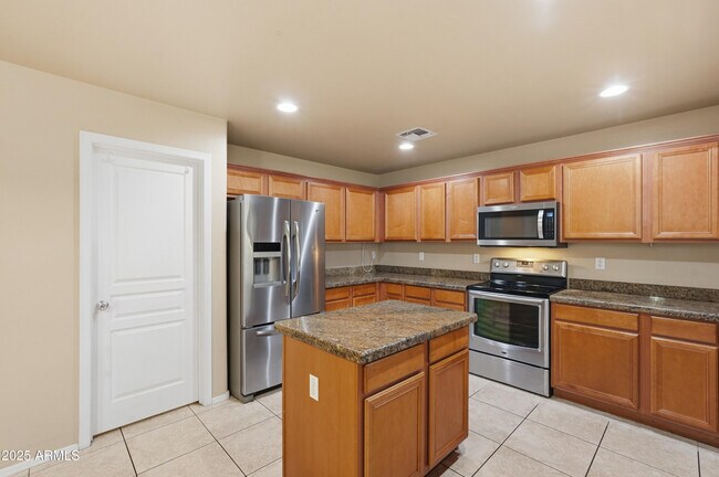 Building Photo - 3032 E Denim Trail