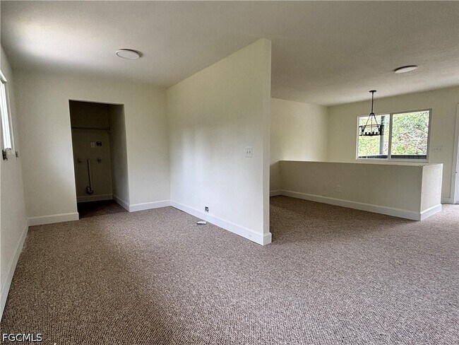 Building Photo - 2150 Panama Ave