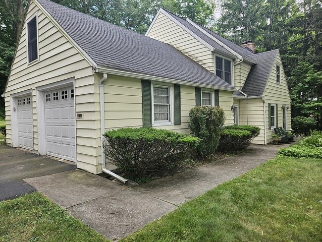 Building Photo - 50 Larned Ln