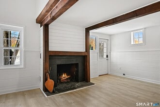 Building Photo - 99 Ramapoo Rd