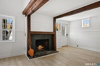 Building Photo - 99 Ramapoo Rd