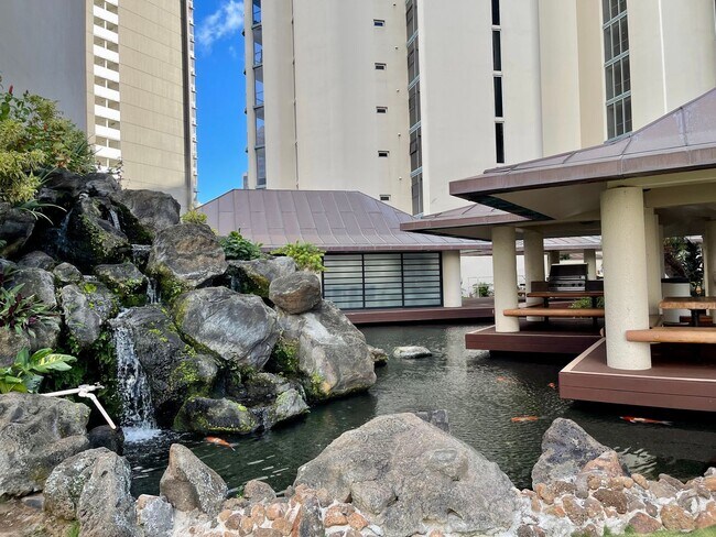 Building Photo - 1212 Nuuanu Ave