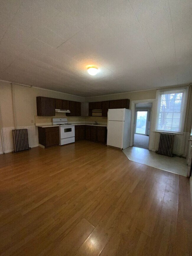 Building Photo - 31 New Haven St