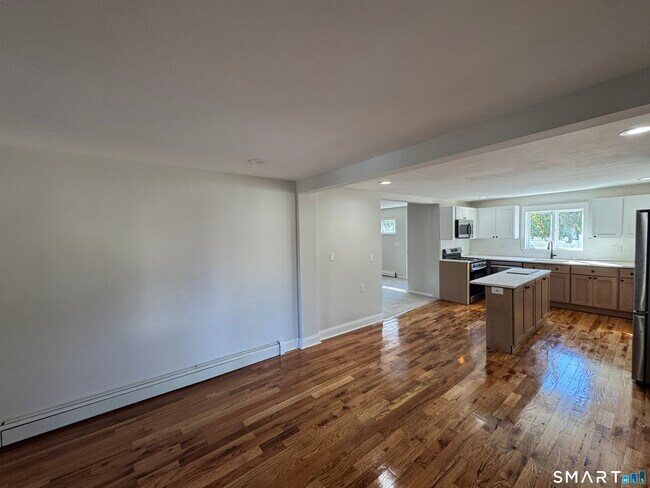 Building Photo - 137 Middletown Ave