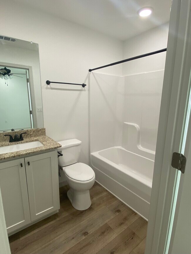 Building Photo - 416 E G St