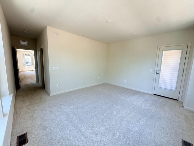 Building Photo - 2548 Neabsco Common Pl