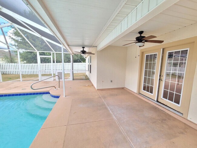 Building Photo - The Hammocks Phase I Pool Home-Lynn Haven