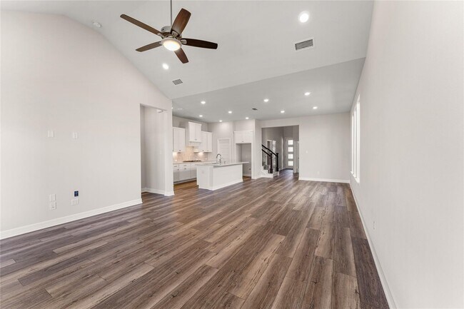 Building Photo - 28938 Hauter Wy