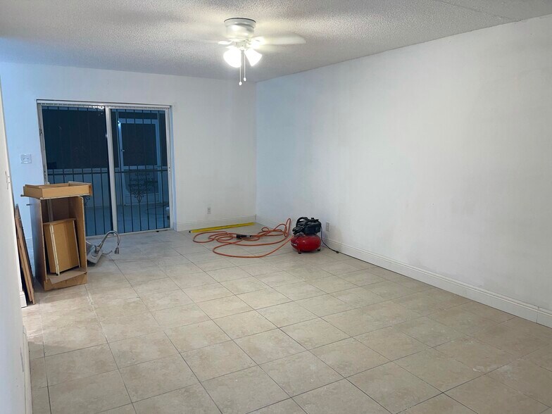 Building Photo - 5953 NW 25th Ct